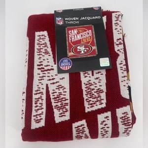 NWT San Francisco Woven Jacquard Throw 46x59